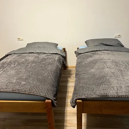 Nostress77 Apartman *